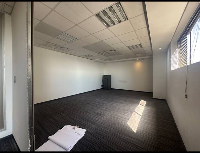 61M² OFFICE TO LET IN SANDTON CENTRAL